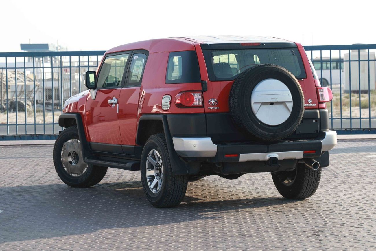 Toyota FJ Cruiser 2023 Toyota FJ Cruiser 4.0 W/0 JBL - Red inside Grey | Export Only