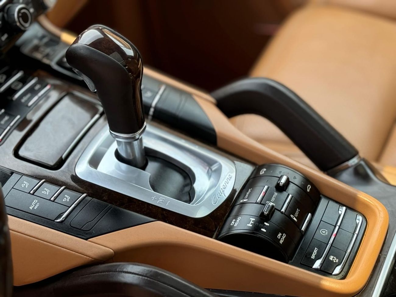 Porsche Cayenne Porsche Cayenne S / 2014 / Only 91,000KM / GCC / Free Accident