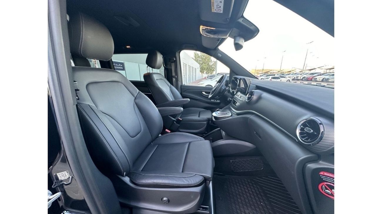 Mercedes-Benz V 300 V-300 deisel 2023 FULL OPITION // UNDER WARRANTY // ORGINAL PAINT // PERFECT CONDOITION