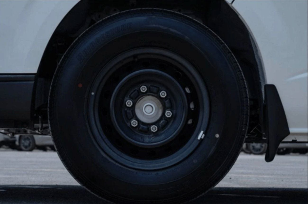تويوتا هاياس Old Shape - ECTP2M012 - 2026 Toyota Hiace Passenger Van Old Shape - 3.0L Diesel Manual 15 Seater