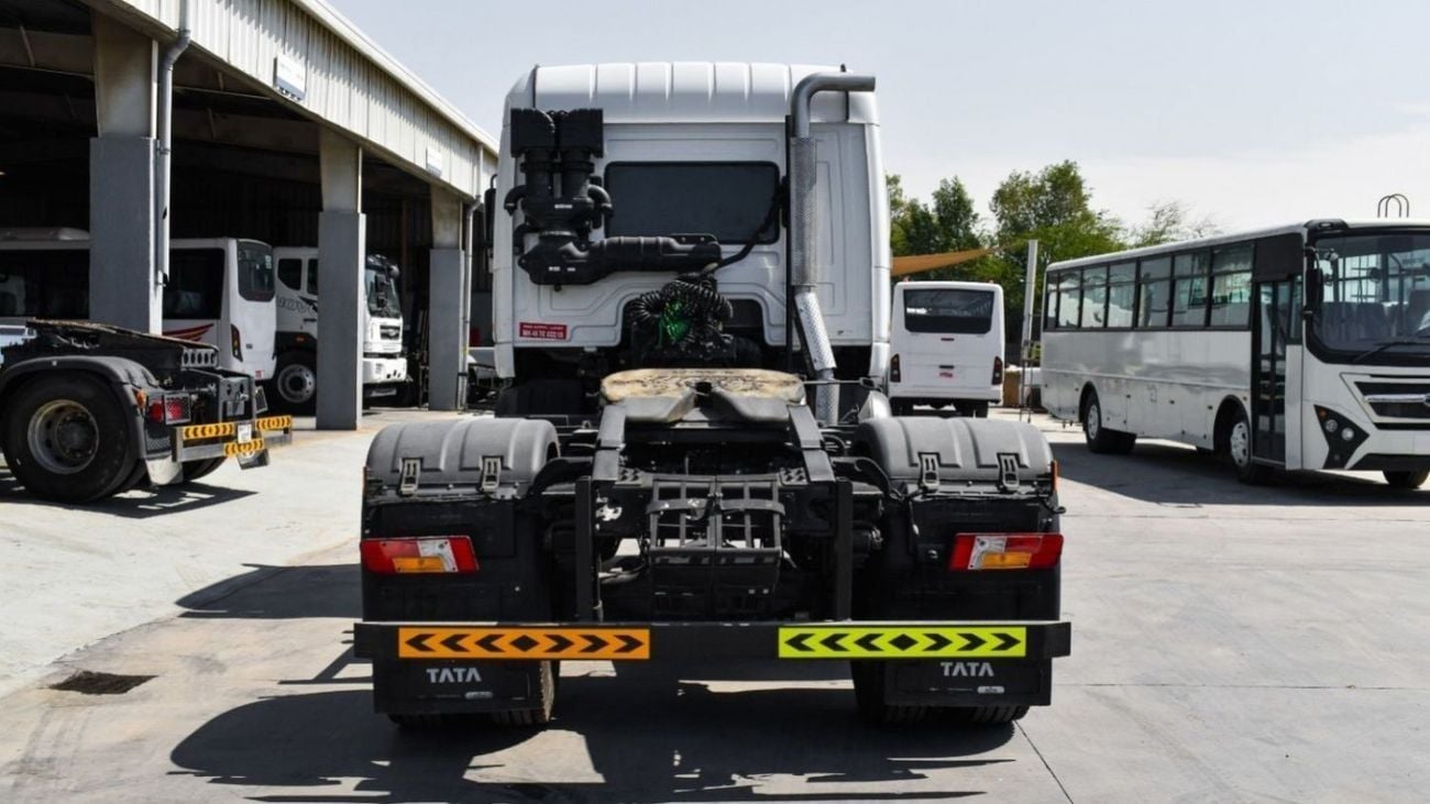 Tata Prima TATA PRIMA 4X2 Tractor Head