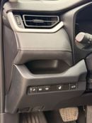 Toyota RAV4 XLE 2.5L  4X4 Sunroof, push start full option