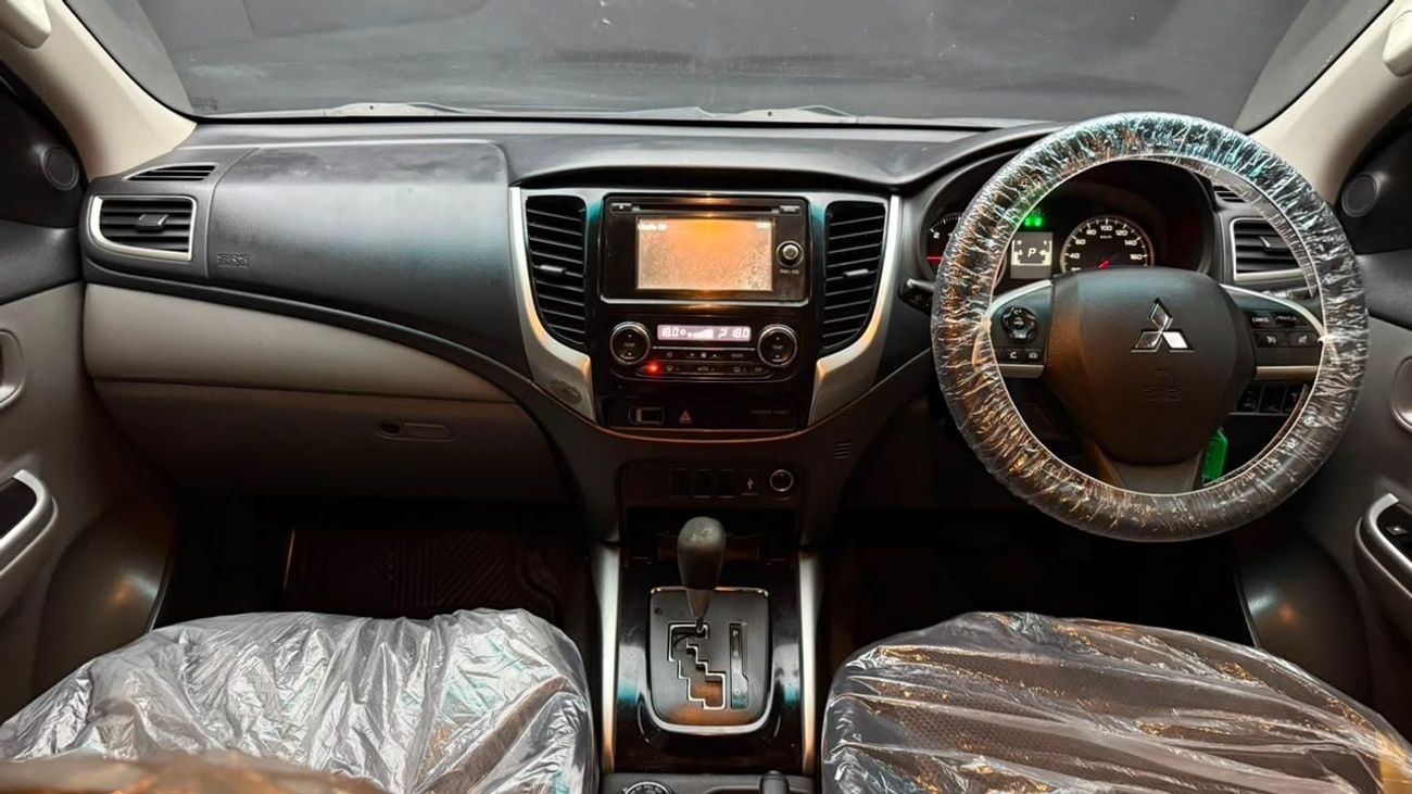 ميتسوبيشي تريتون DIESEL 4.0L RIGHT HAND DRIVE ONLY FOR EXPORT AVAILABLE