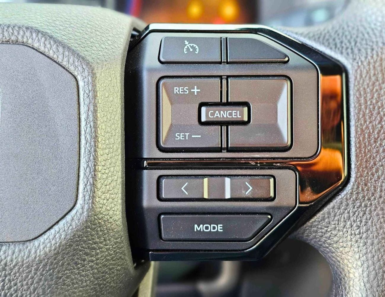 Toyota Prado TXR TOYOTA PRADO URBAN ROUND LIGHTS FABRIC SEATS SMALL DVD BASIC E OM PETROL AT 2.4L V4 4WD (CODE # P24U