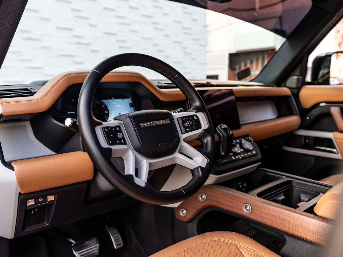 Land Rover Defender P400 110 SE 3.0L (5 Seater)