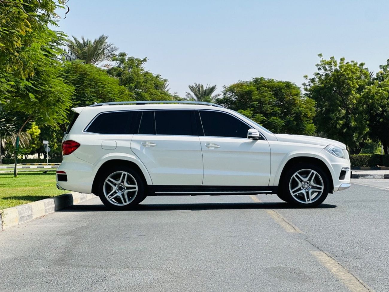 Mercedes-Benz GL 500 Std MERCEDES GL500 AMG MODEL 2013 FULL OPTION