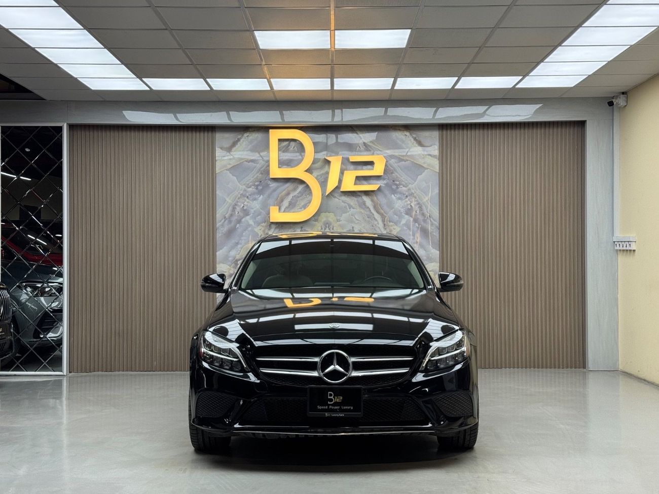 مرسيدس بنز C 300 Std 2.0L (241 HP)