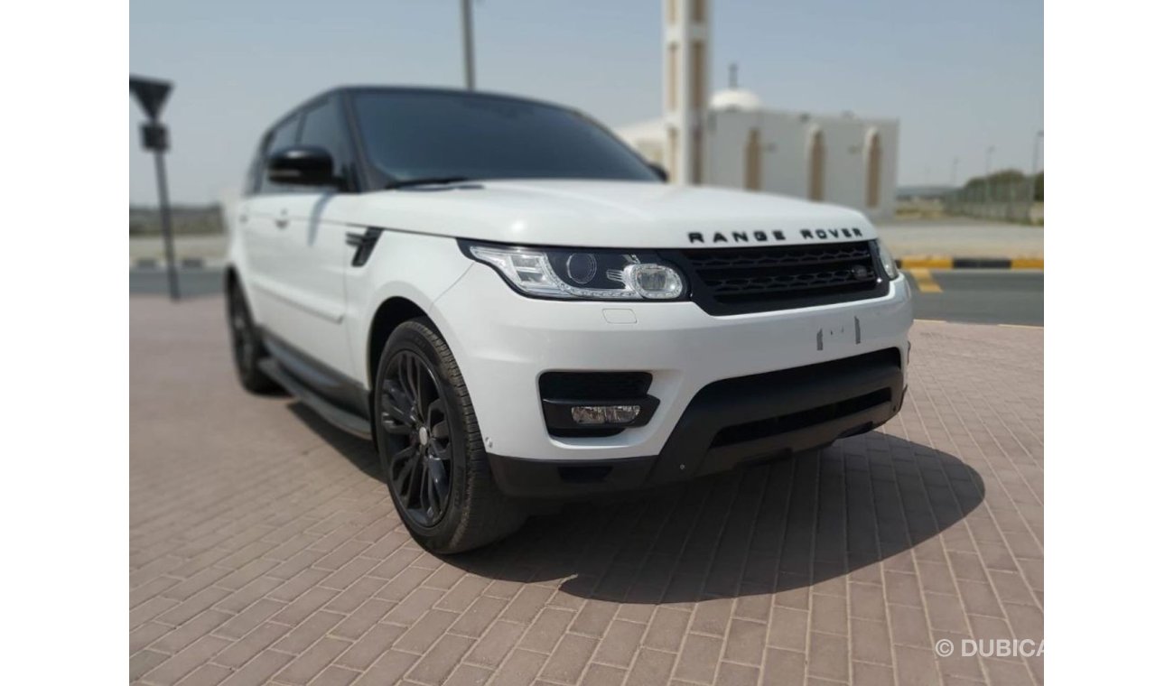 Land Rover Range Rover Sport Supercharged Rangrover sport _ GCC- Supercharge _ 8 calendar