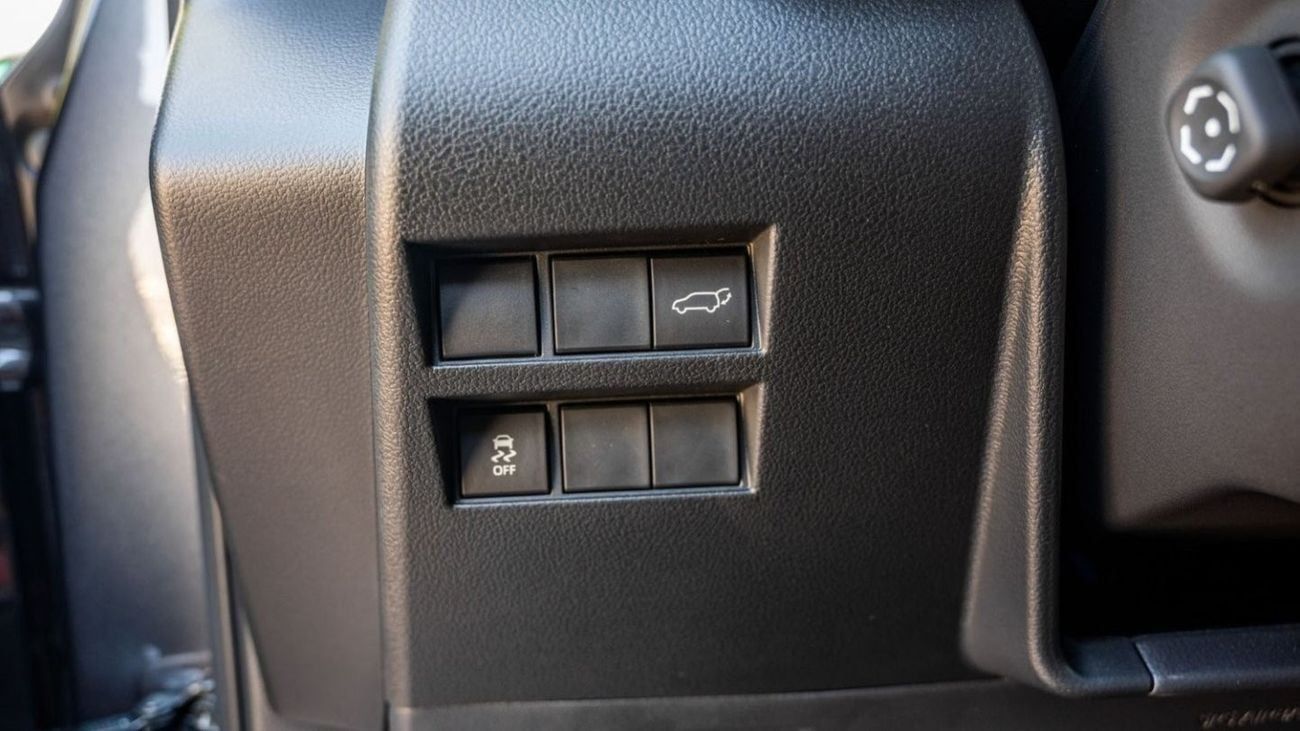 Toyota Land Cruiser VXR 3.3L