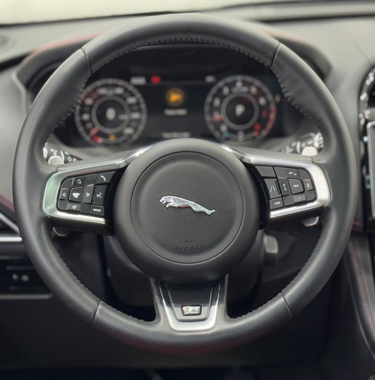 Jaguar F Pace R-Sport 2.0L 2019 Jaguar F-Pace R-Sport 25t, Warranty, Full Service History, Excellent Condition, GC