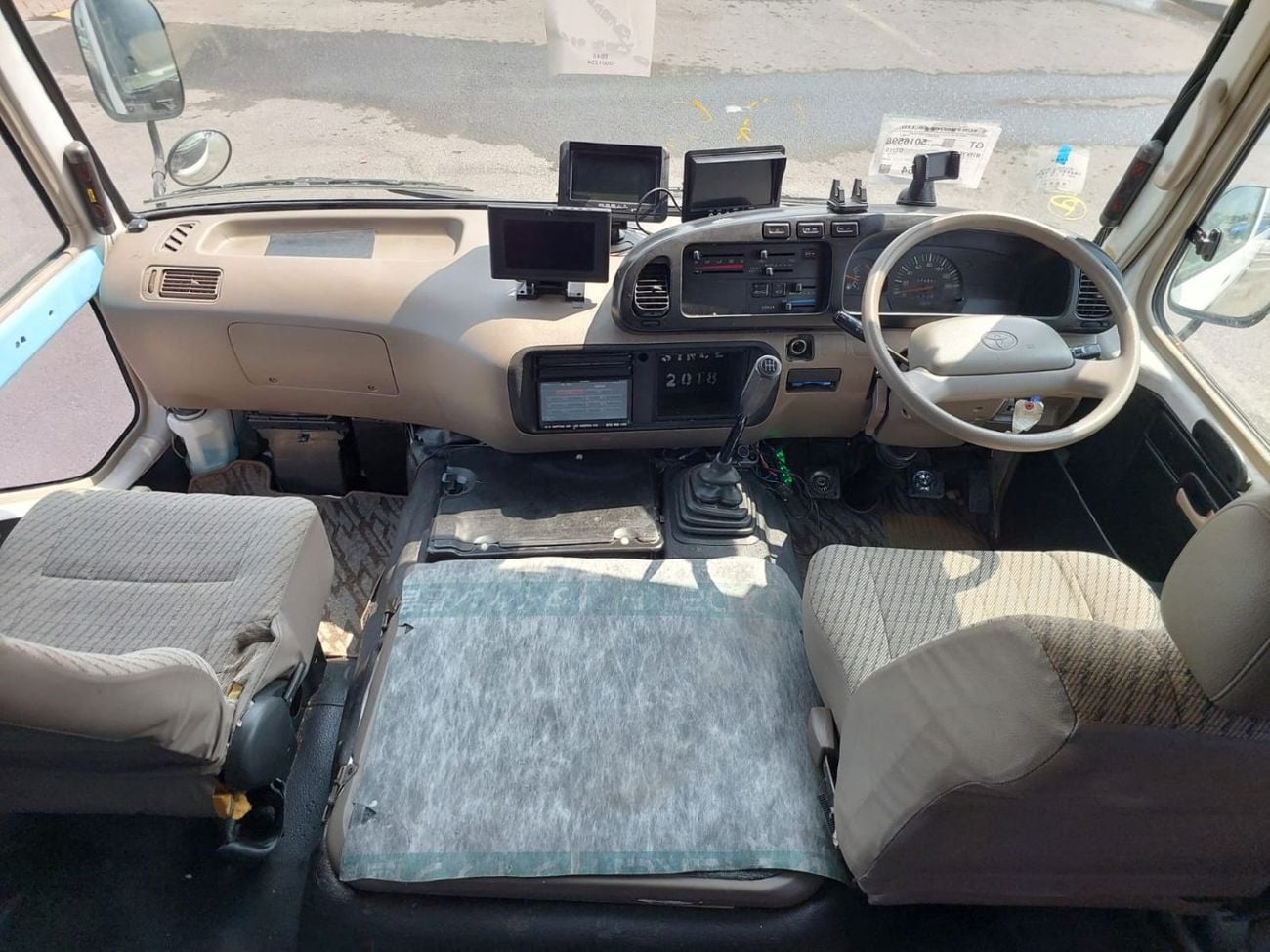 تويوتا كوستر (RAMADAN OFFER) TOYOTA COASTER BUS RHD 1998 MODEL 3.4 L DIESEL MANUAL(PM01254)