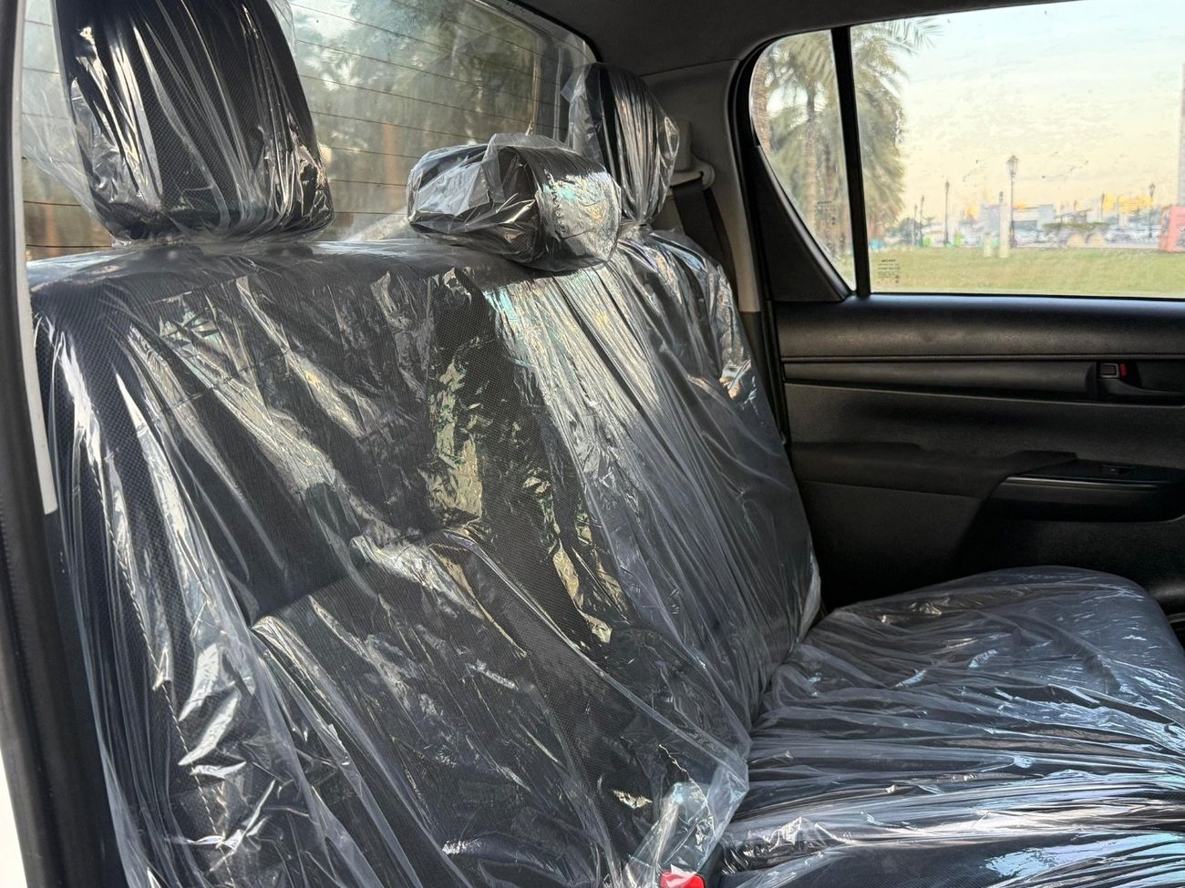 تويوتا هيلوكس Facelift SR Right Hand Drive