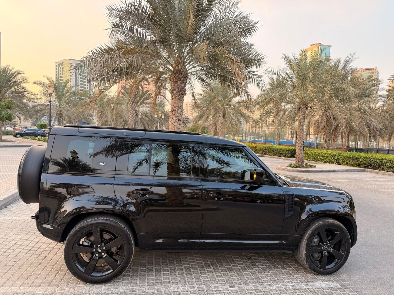 لاند روفر ديفندر 110 D300 X-Dynamic HSE Sport Right Hand Drive exported from Australia