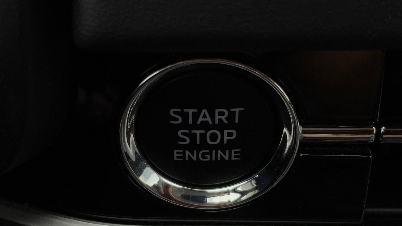 ميتسوبيشي آوتلاندر H/L SYNTHETIC LEATHER SEATS WITH SUNROOF 2.5 | بدون دفعة مقدمة | اختبار القيادة في المنزل