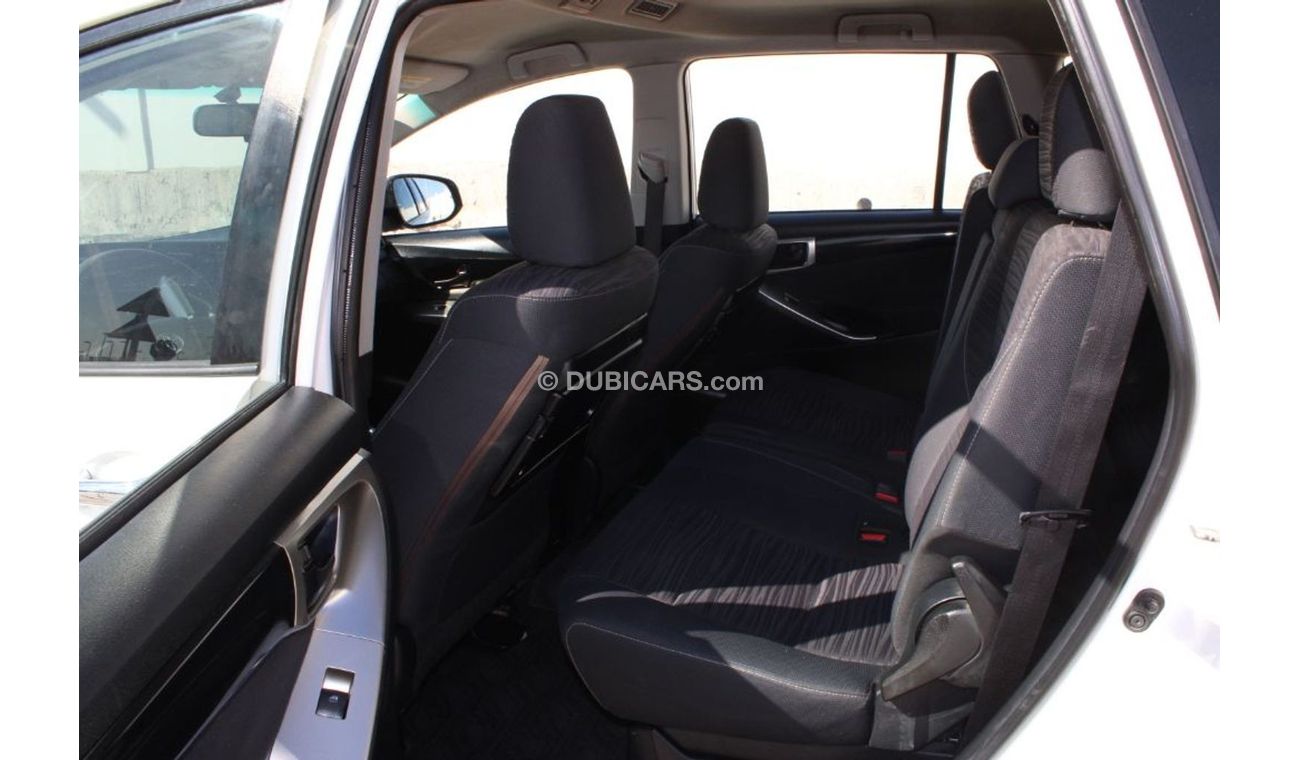 Toyota Innova SE