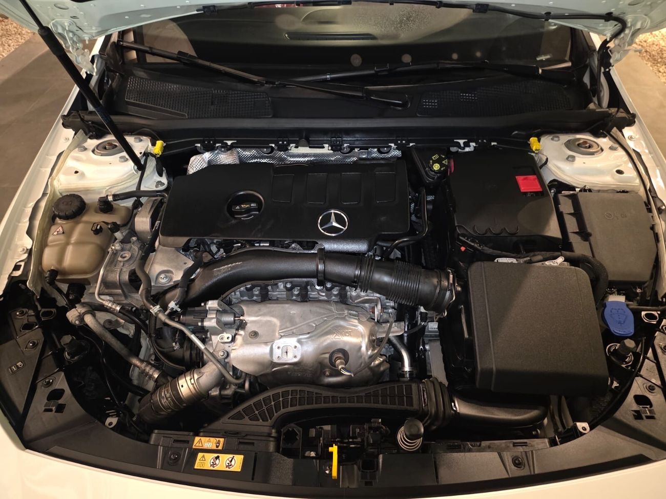 Mercedes Benz CLA250 PREMIUM