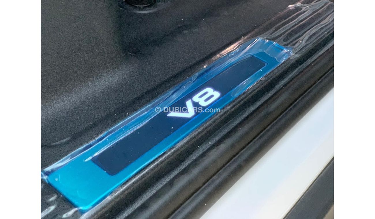 Land Rover Defender GERMAN SPEC V8