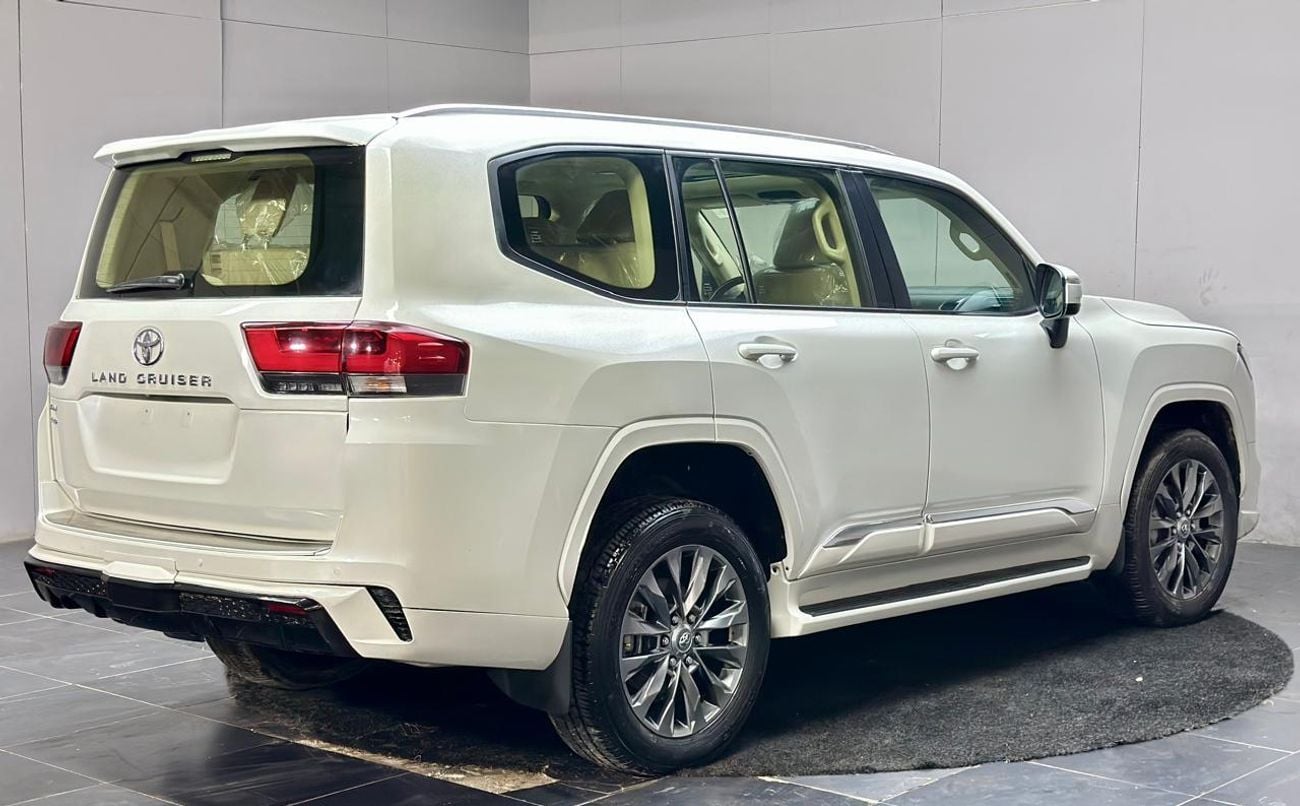 Toyota Land Cruiser Toyota Landcruiser Lc300 Diesel engine model 2024 LHD