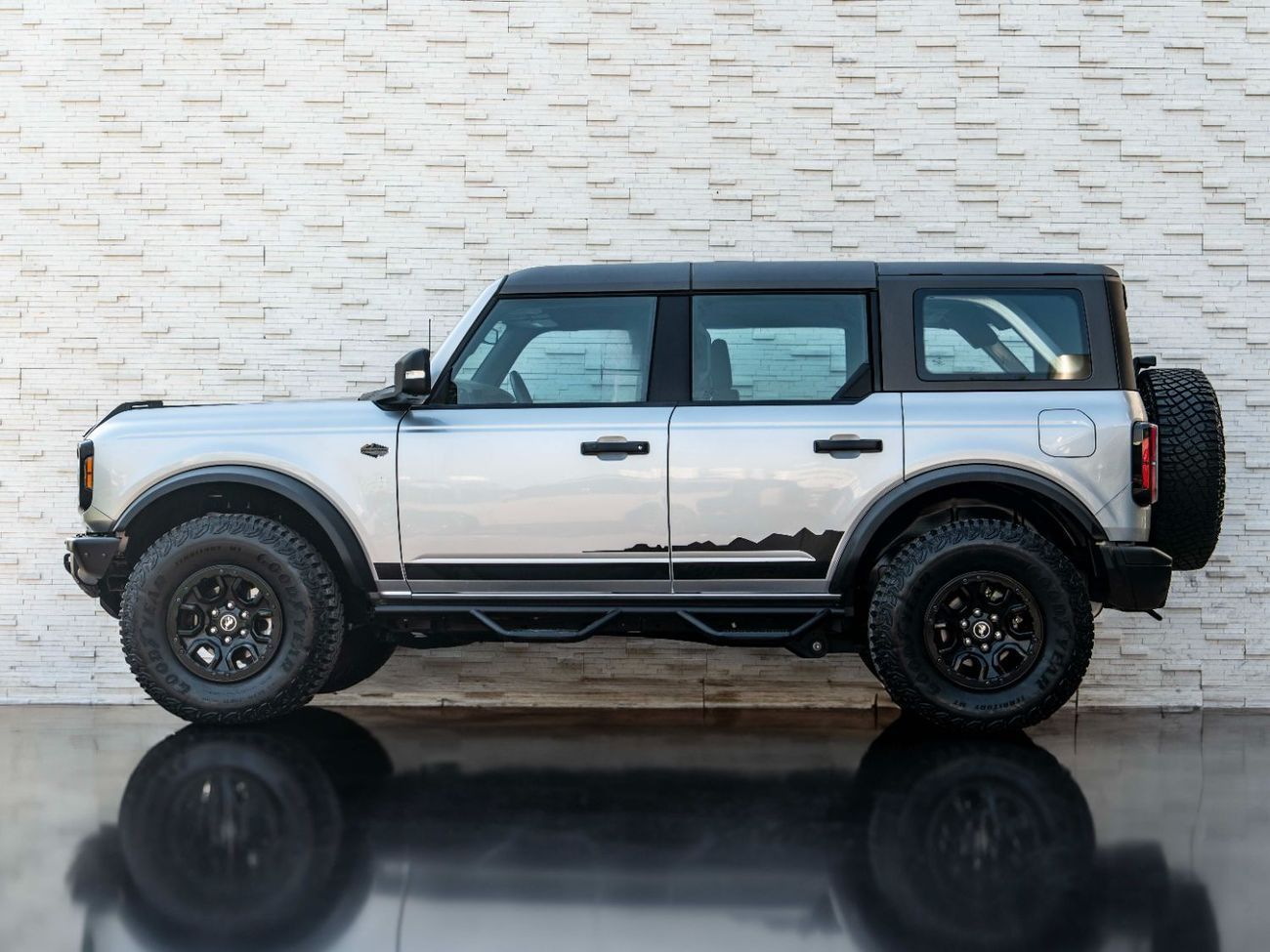 فورد برونكو Wildtrak 2.7L (5 Seater)