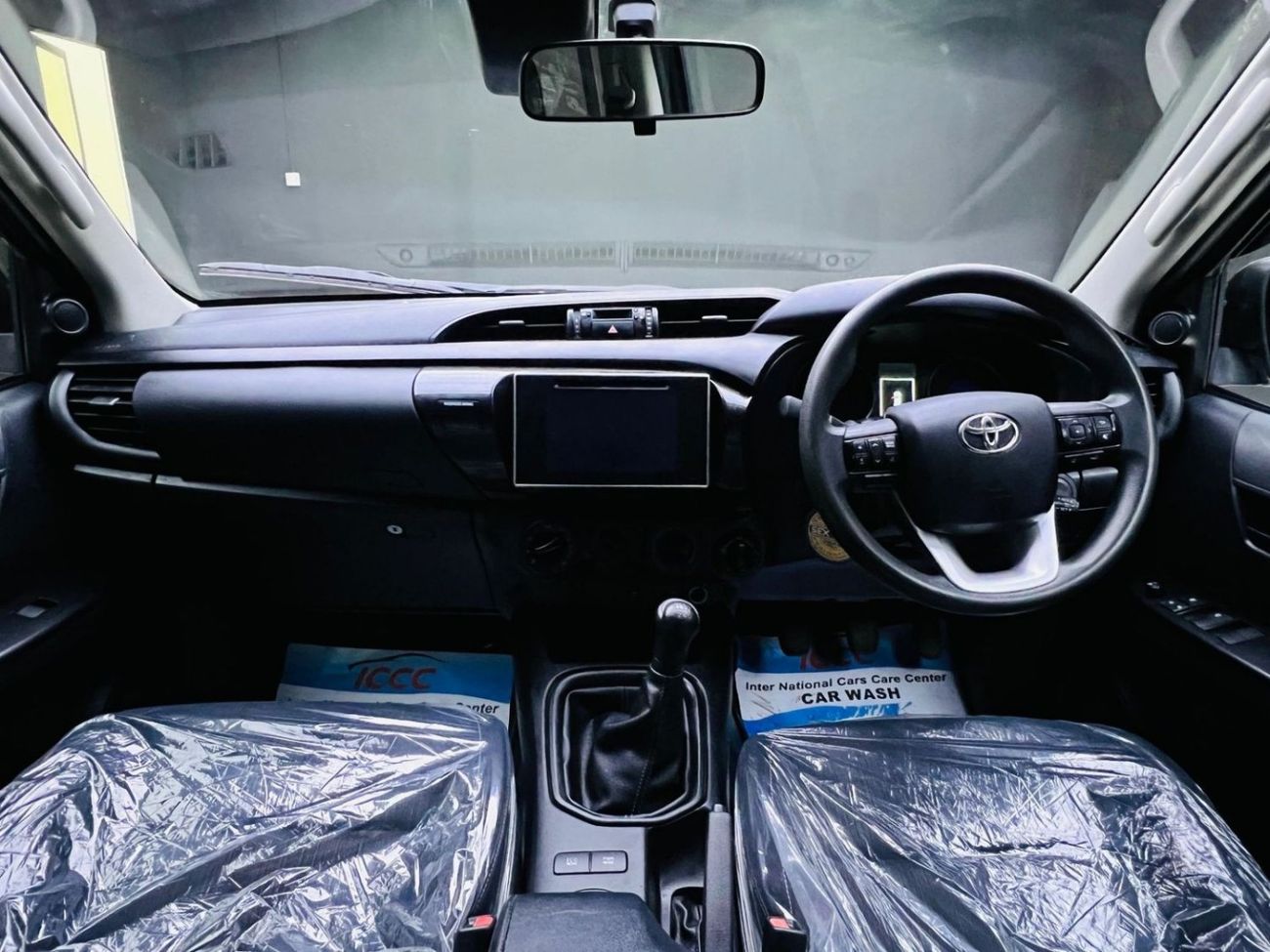 Toyota Hilux DIESEL 2.8 LITER ,MANUAL GEAR ,RIGHT HAND DRIVE