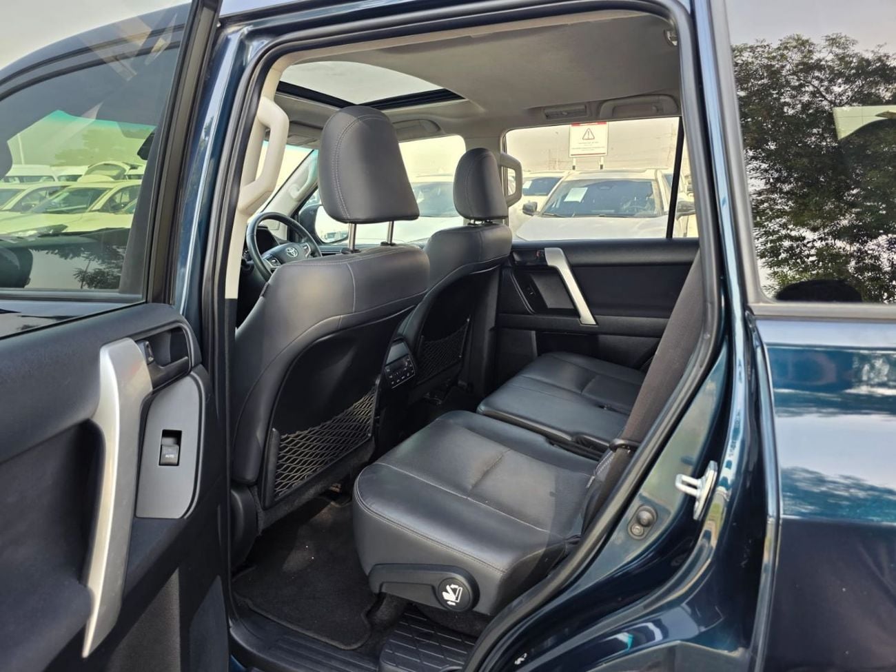 تويوتا برادو PRADO DIESEL 2800 CC RIGHT HAND DRIVE ONLY FOR EXPORT
