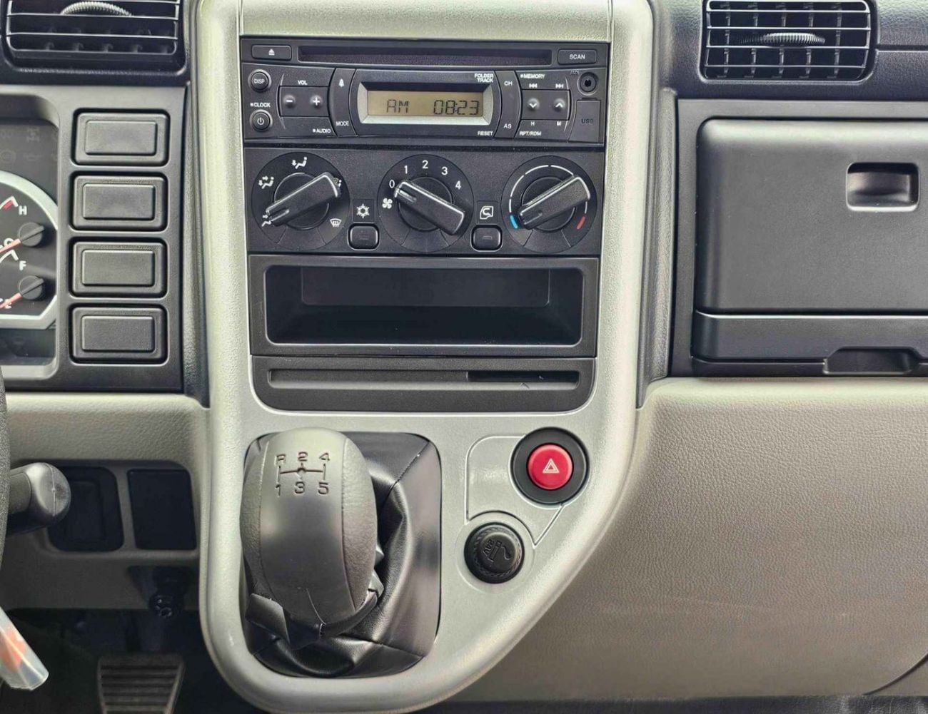 ميتسوبيشي فوسو كانتير CARGO 4.4L DIESEL MITSUBISHI CANTER CARGO 170L WITH ABS 2 TANKS DIESEL MT 4.2L V6 (CODE # CTRCRA)