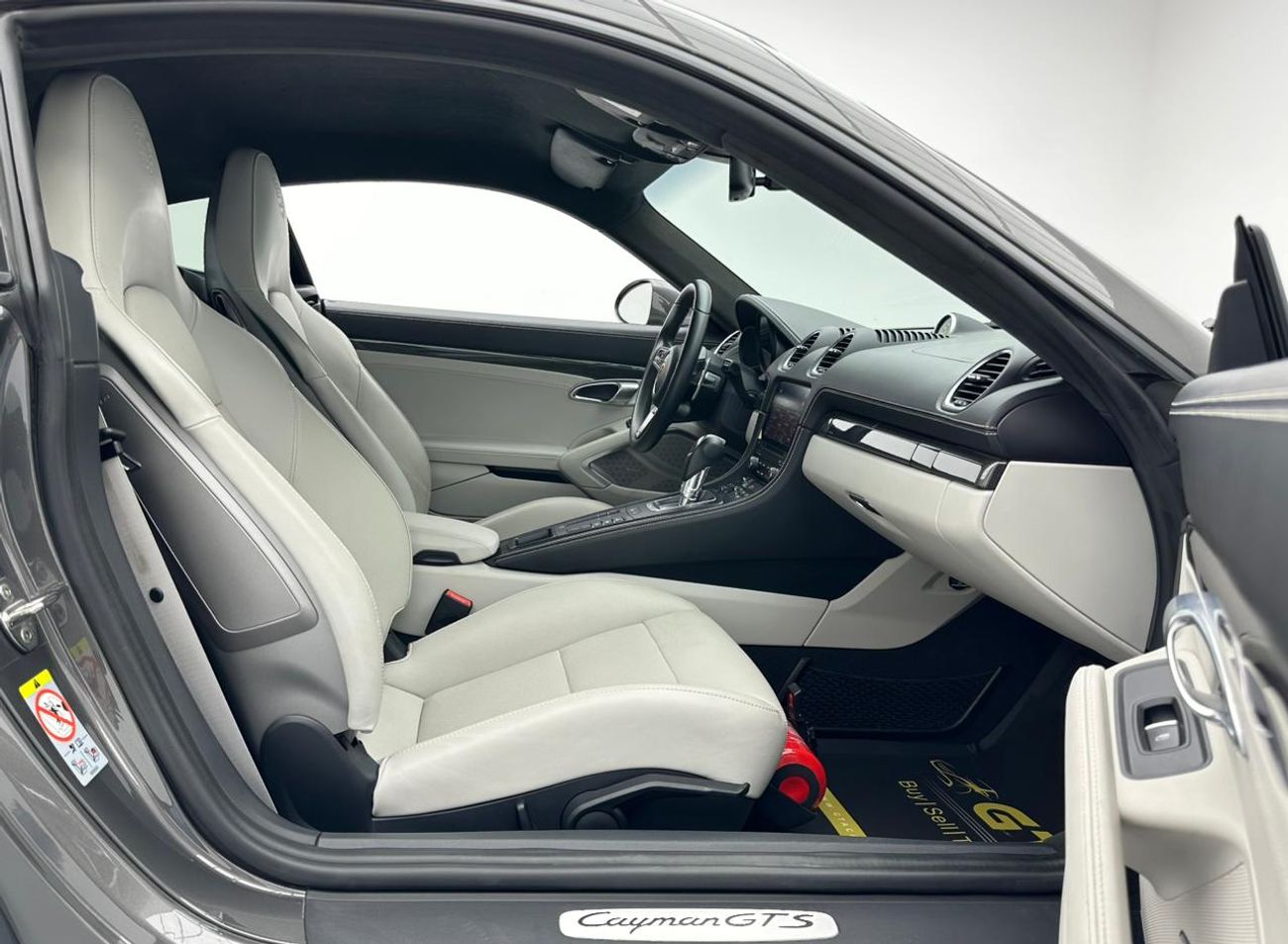 Porsche 718 Cayman 2022 Porsche 718 Cayman GTS, Aug/2027 Porsche Warranty, Porsche Full Service History, GCC