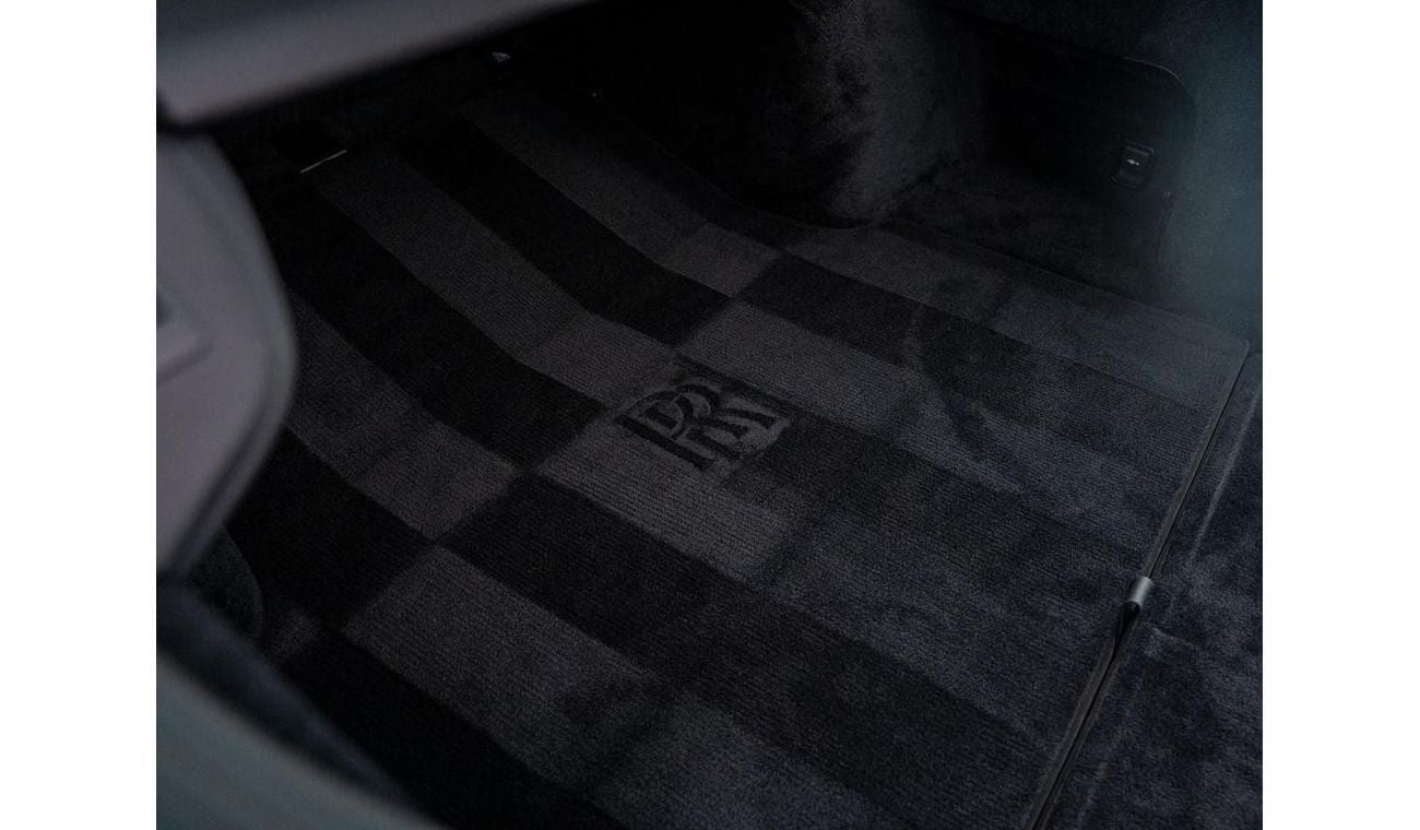 رولز رويس كولينان 6.75 V12 Black Badge RIGHT HAND DRIVE