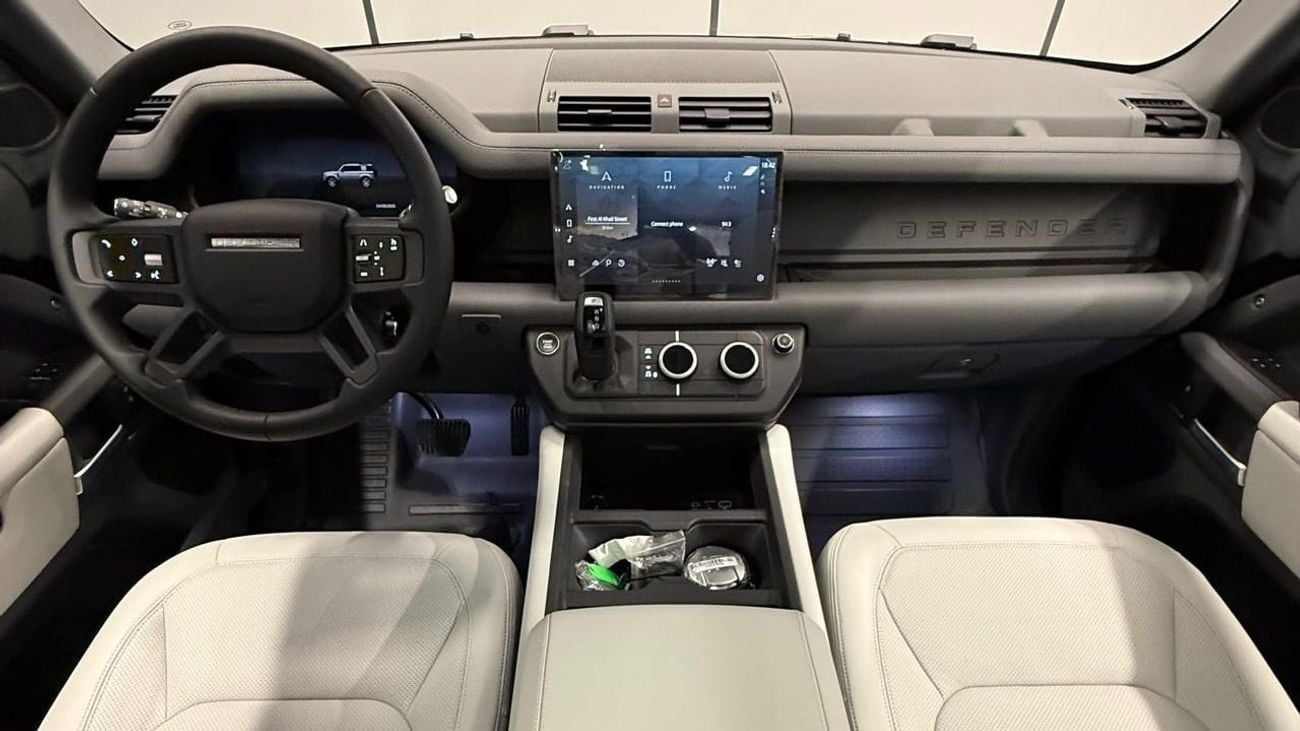 لاند روفر ديفندر 110 X-Dynamic HSE P400 3.0L