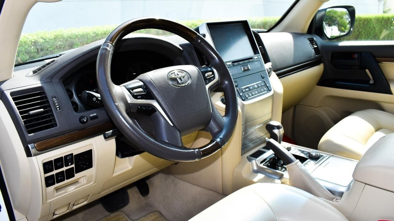 Toyota Land Cruiser GXR V8 Grand Touring