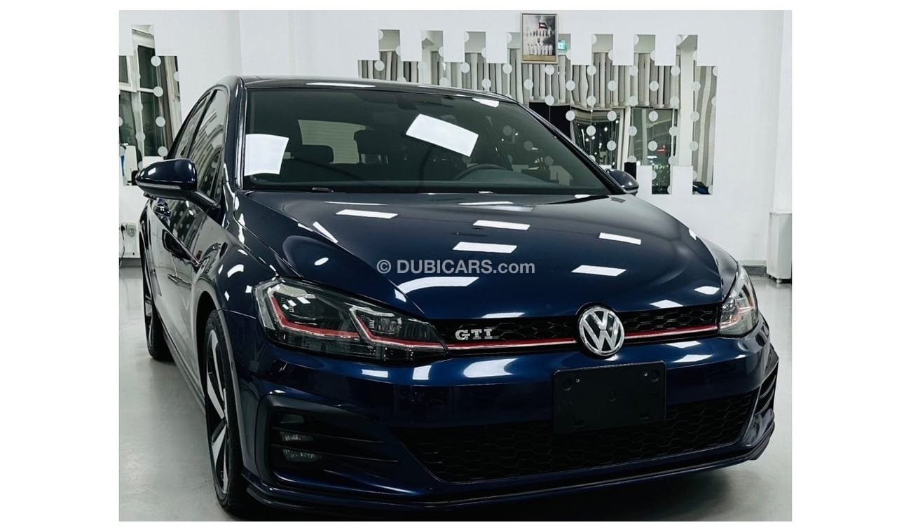 Volkswagen Golf GTI P1 GCC .. Original Paint .. Perfect Condition .. Club .. Panoramic Roof ..