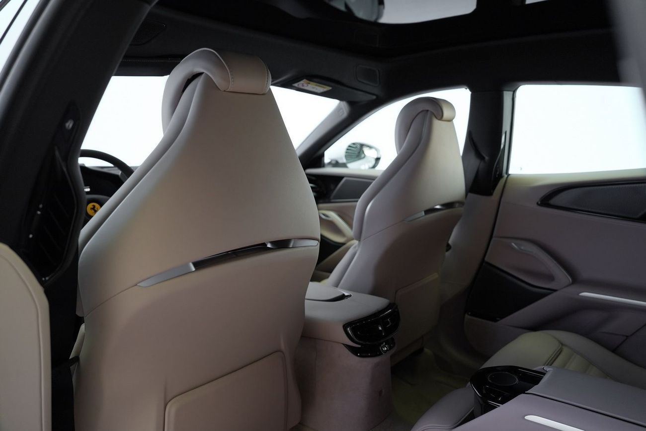 فيراري بوروسانجوي Ferrari Purosangue