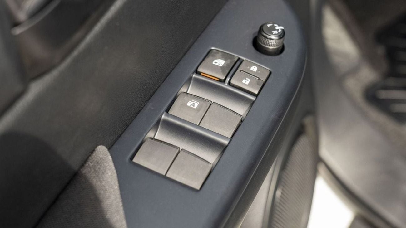 تويوتا هيلوكس GLX Toyota Hilux 2.7L petrol au A/T MY24