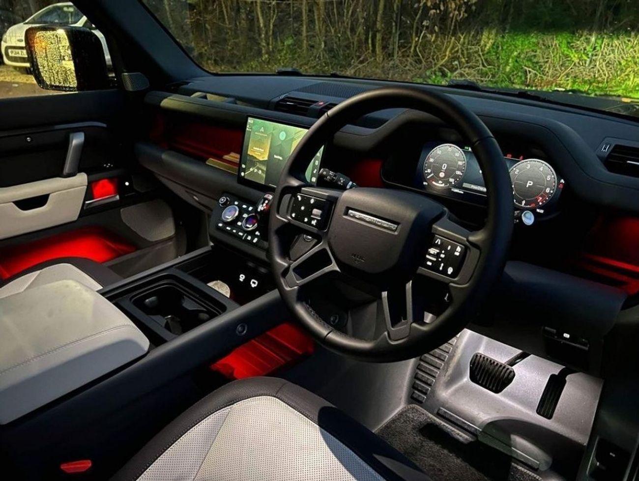 Land Rover Defender 130 3.0 P400 MHEV X RHD