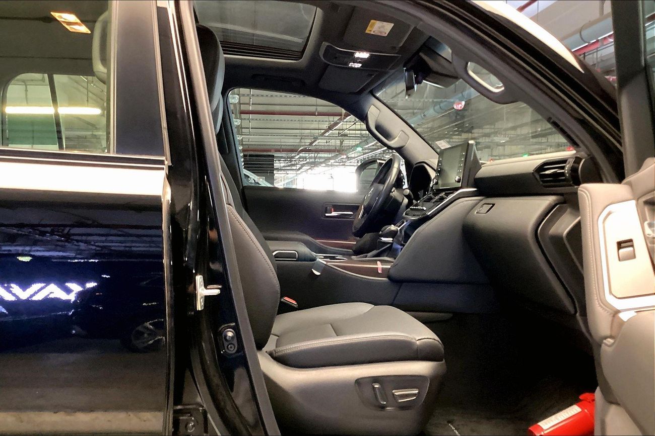 تويوتا لاند كروزر GXR | شامل الضمان | 0 ﺪﻔﻋﺓ ﺃﻮﻟﻯ