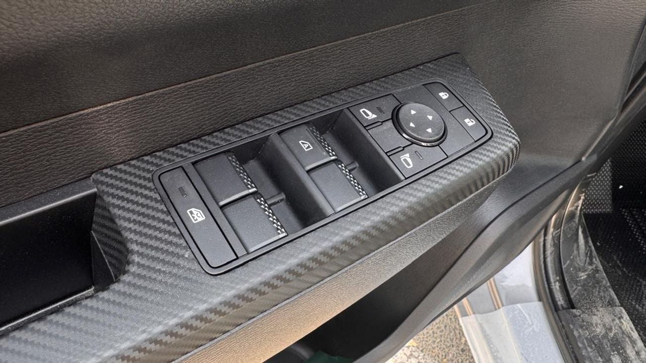 ميتسوبيشي L200 2.4 L DIESEL DOUBL CABIN 4X4 5MT MID -LINE