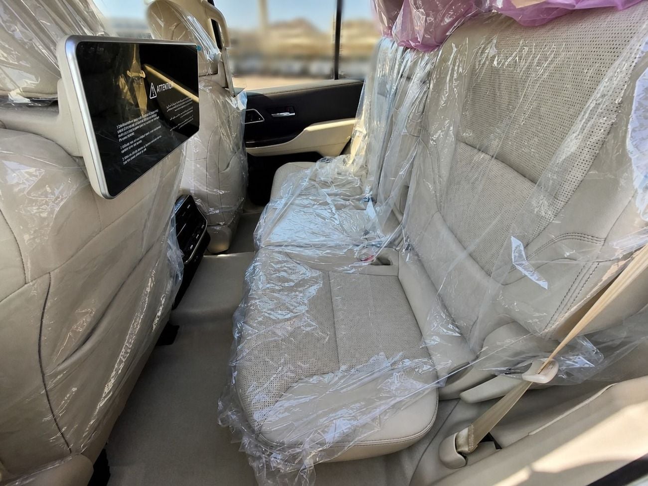 تويوتا لاند كروزر 2024 Toyota Land Cruiser LC300 VX-V Limited (High-Option with Radar) 7-Seater 4.0L V6 Petrol A/T 4WD