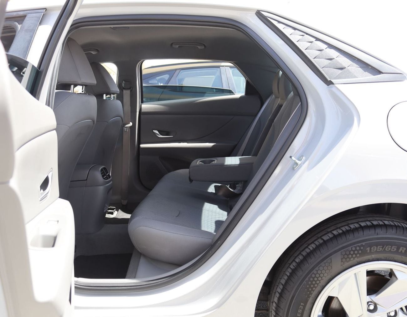 Hyundai Elantra Smart 1.6L Hyundai Elantra 2024 - GCC - Accident-Free - 1.6L - Excellent Condition Inside and Out