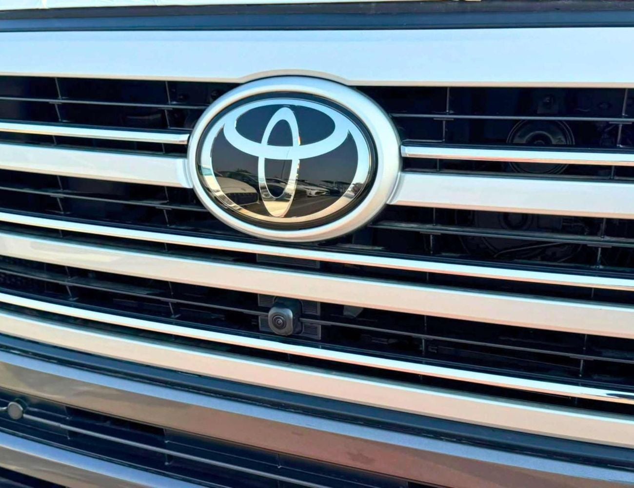 Toyota Land Cruiser VX 3.3L DIESEL TT || REAR ENTERTAINMENT SCREEN / BIG DVD / RADAR / JBL SPEAKERS (CODE # LCDVXS)