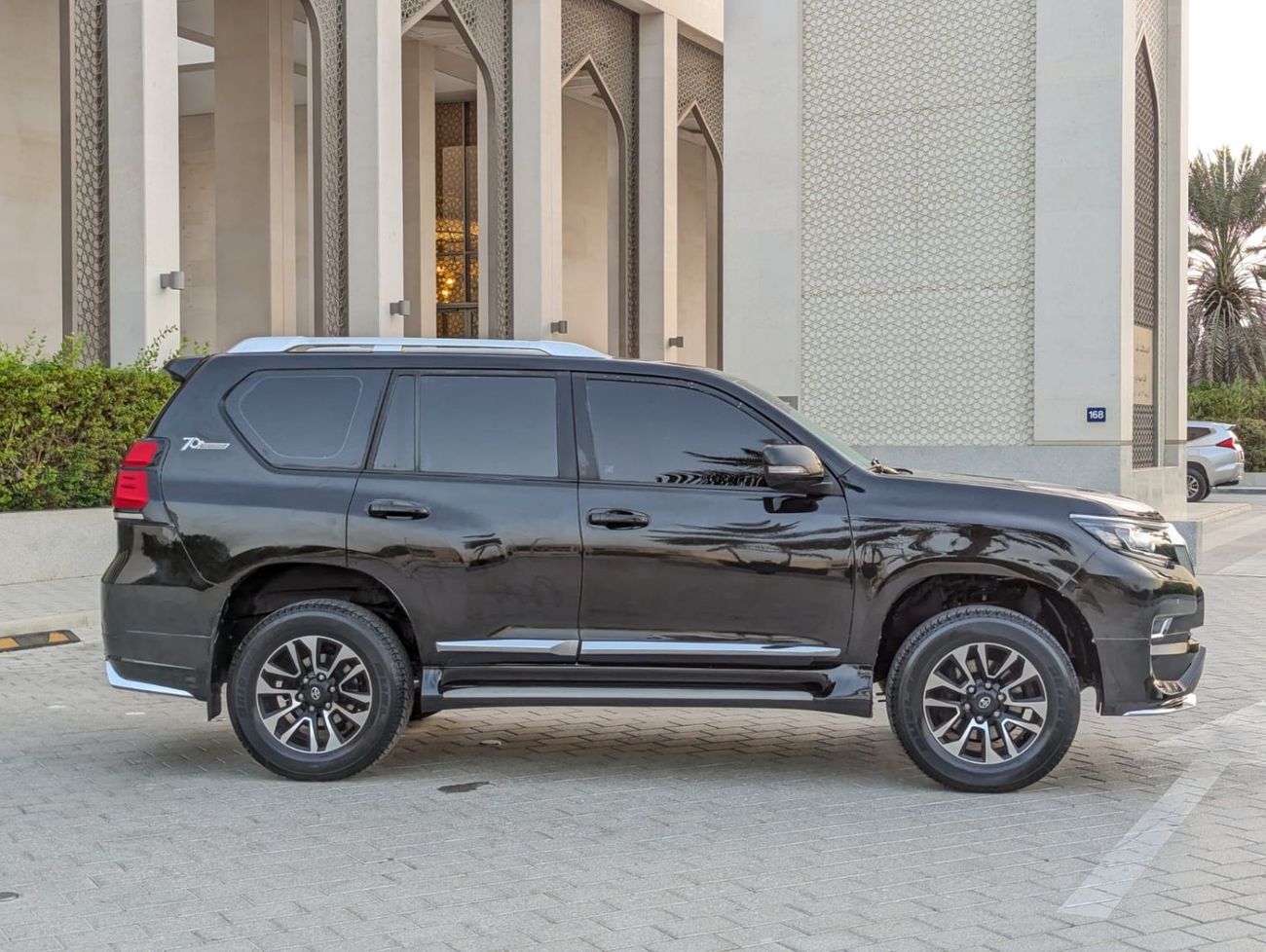 Toyota Prado Toyota Prado v4 LHD 2019 black colour