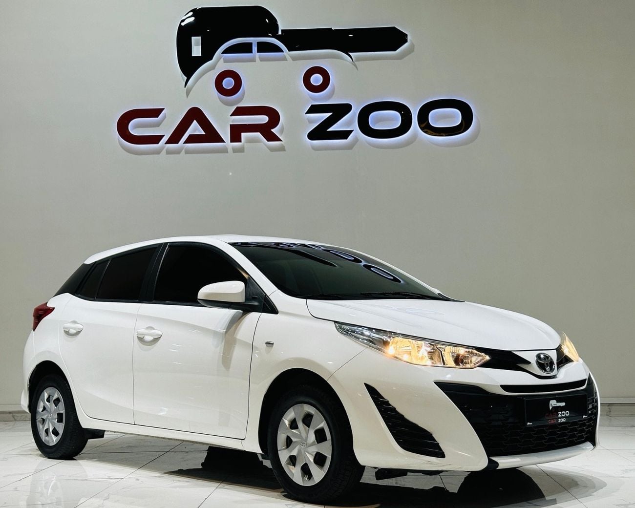 تويوتا يارس Std 1.3L hatchback