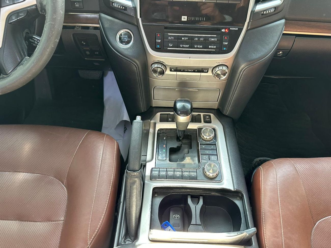 تويوتا لاند كروزر VXR 5.7L 4WD