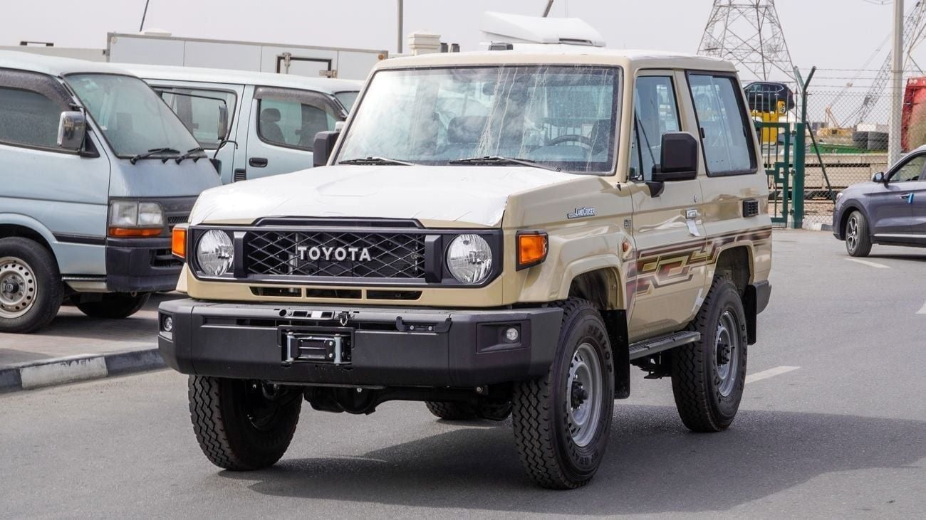 Toyota Land Cruiser 70 HT VXR 4.0 L V6