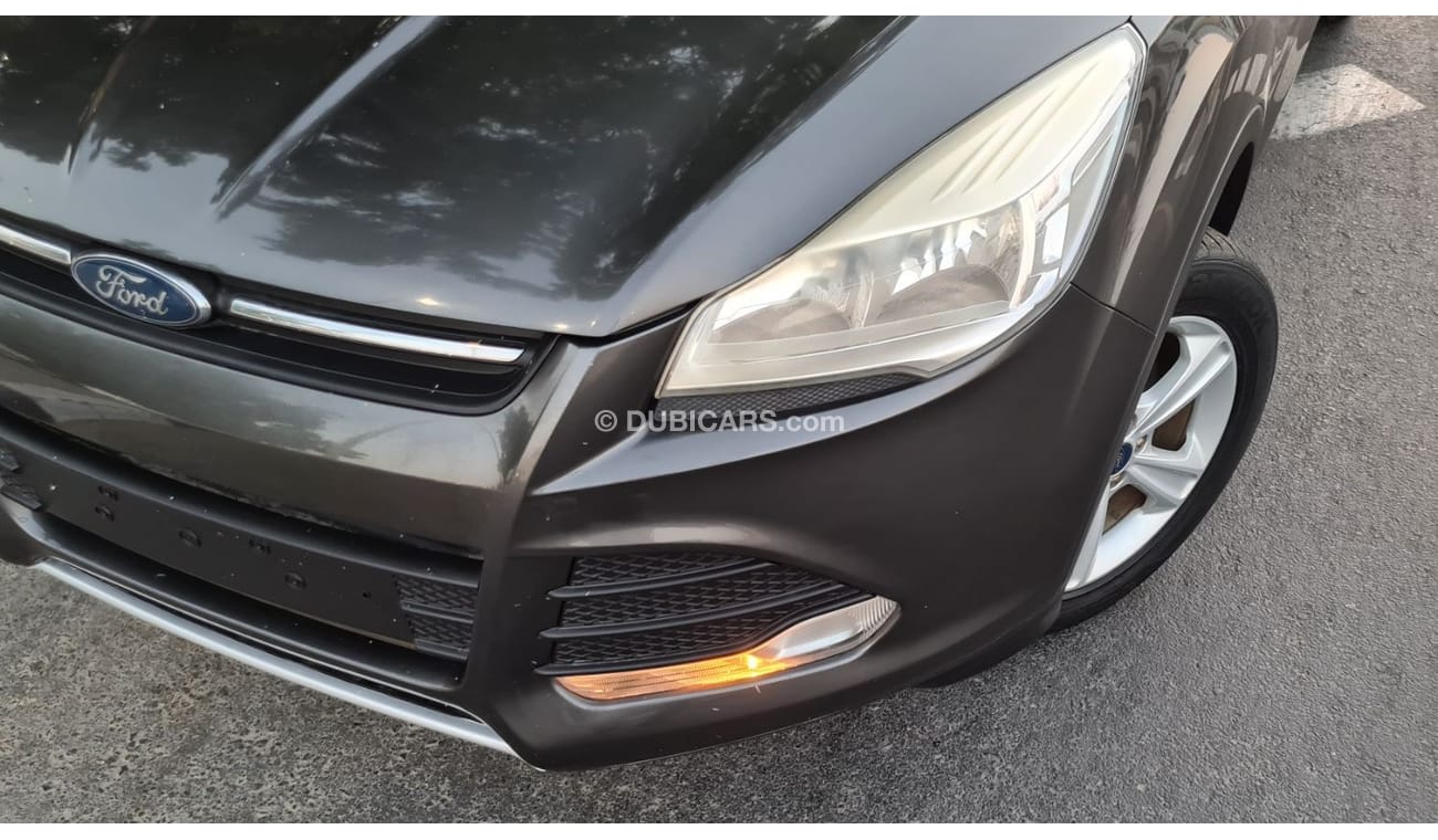 Ford Escape SE Ecoboost 2016 GCC Perfect Condition