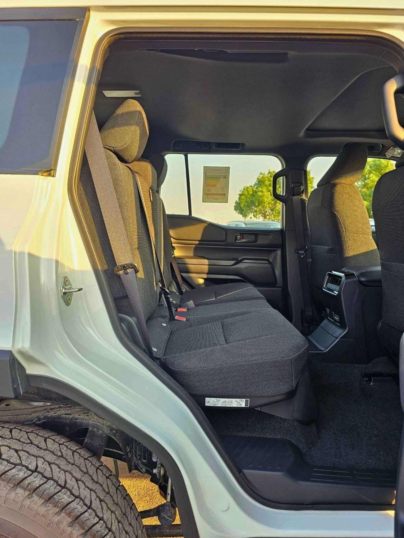 تويوتا برادو ALL ROUNDER TURBO STD / 2.8L DIESEL V4 / SUNROOF / COOL BOX (CODE # P28AR2)