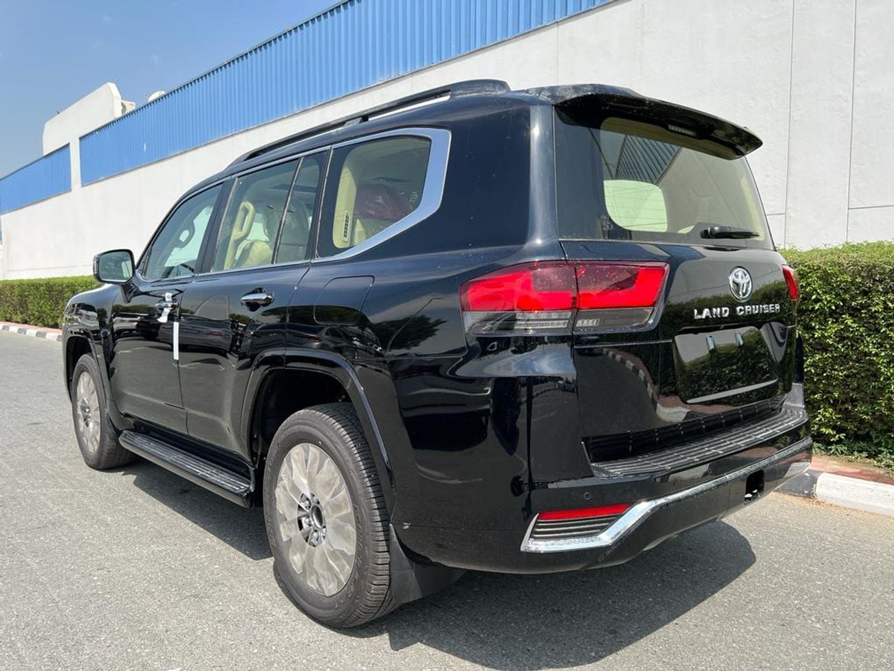 Toyota Land Cruiser 2025 Toyota Land Cruiser LC300 VX 3.5L V6 Twin Turbo Petrol A/T 4WD Export Only