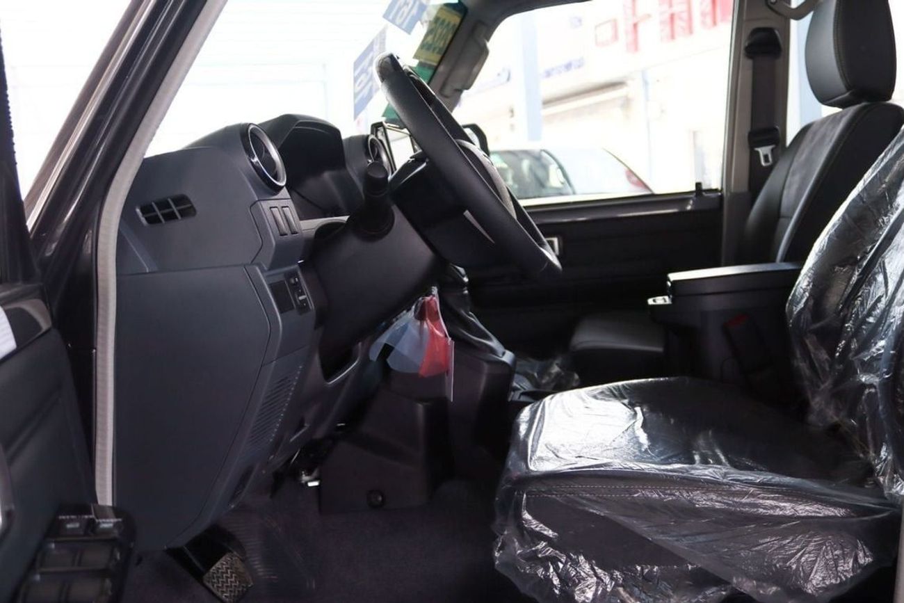 Toyota Land Cruiser 70 2025 TOYOTA LAND CRUISER GRJ 76 4.0 V6 AUTO - **التصدير فقط خارج الخليج**EXPORT ONLY** 40 ANNIVERSAR