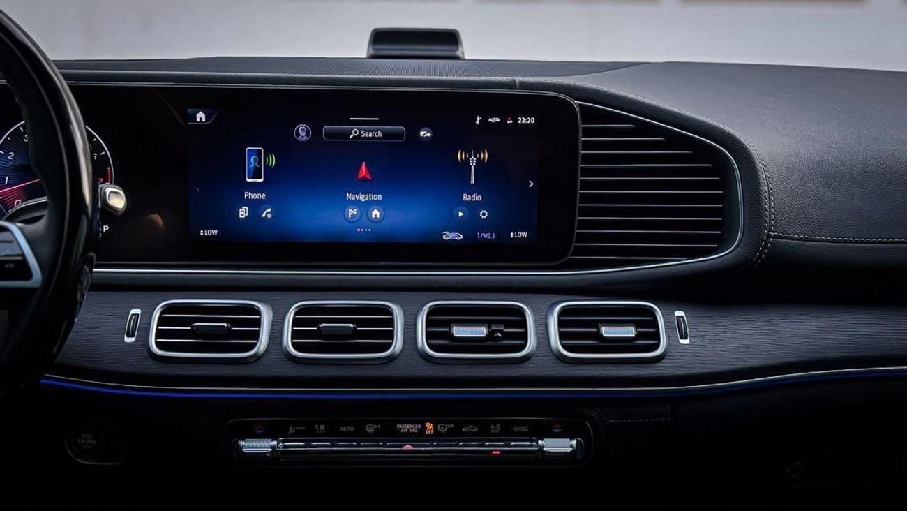 مرسيدس بنز GLS 580 Premium + 4.0L (489 HP)