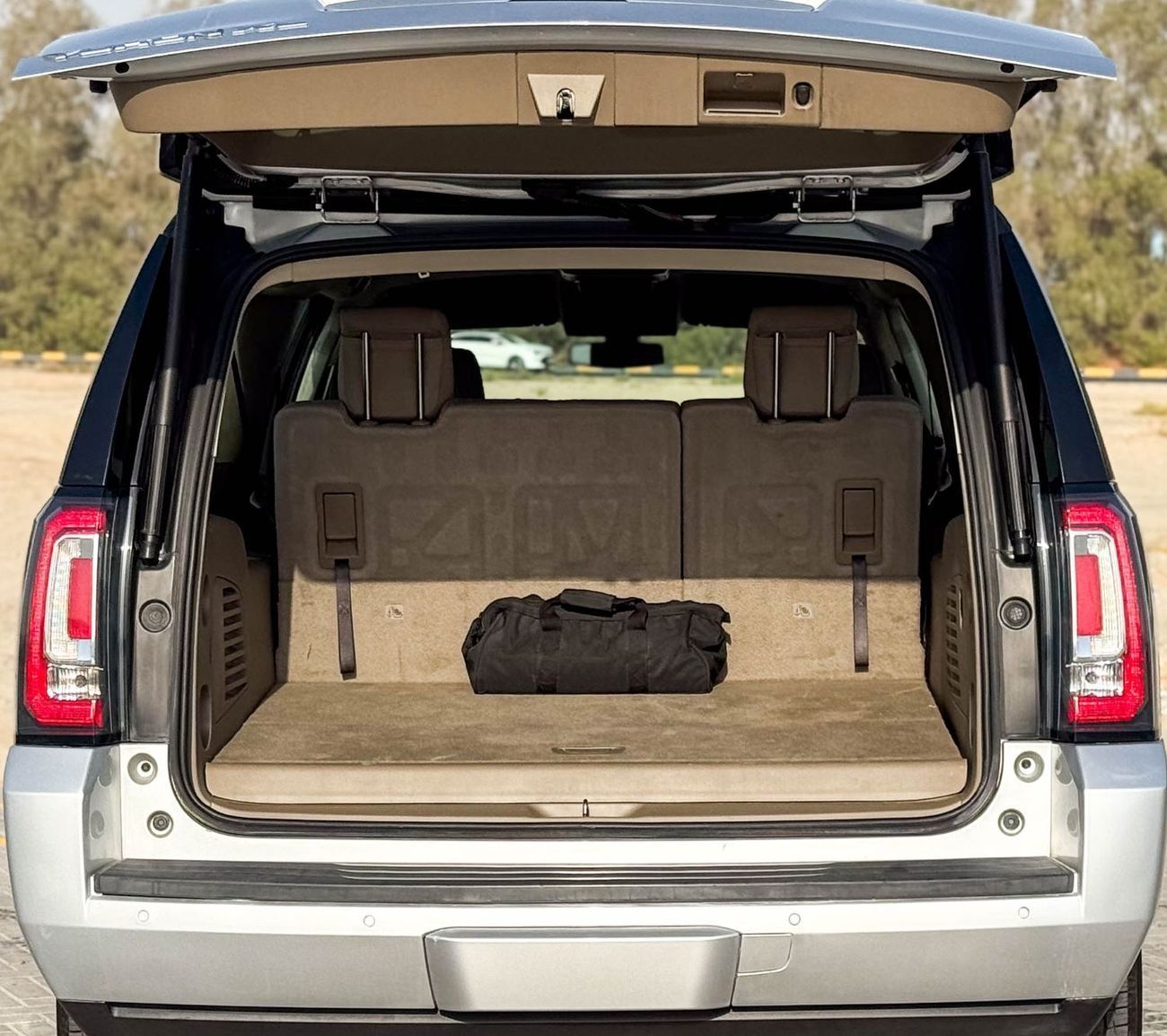 GMC Yukon XL SLE 5.3L RWD GMC YUKON | XL | SLE 5.3L | 2020 Model, GCC | Excellent Condition | Monthly Installment