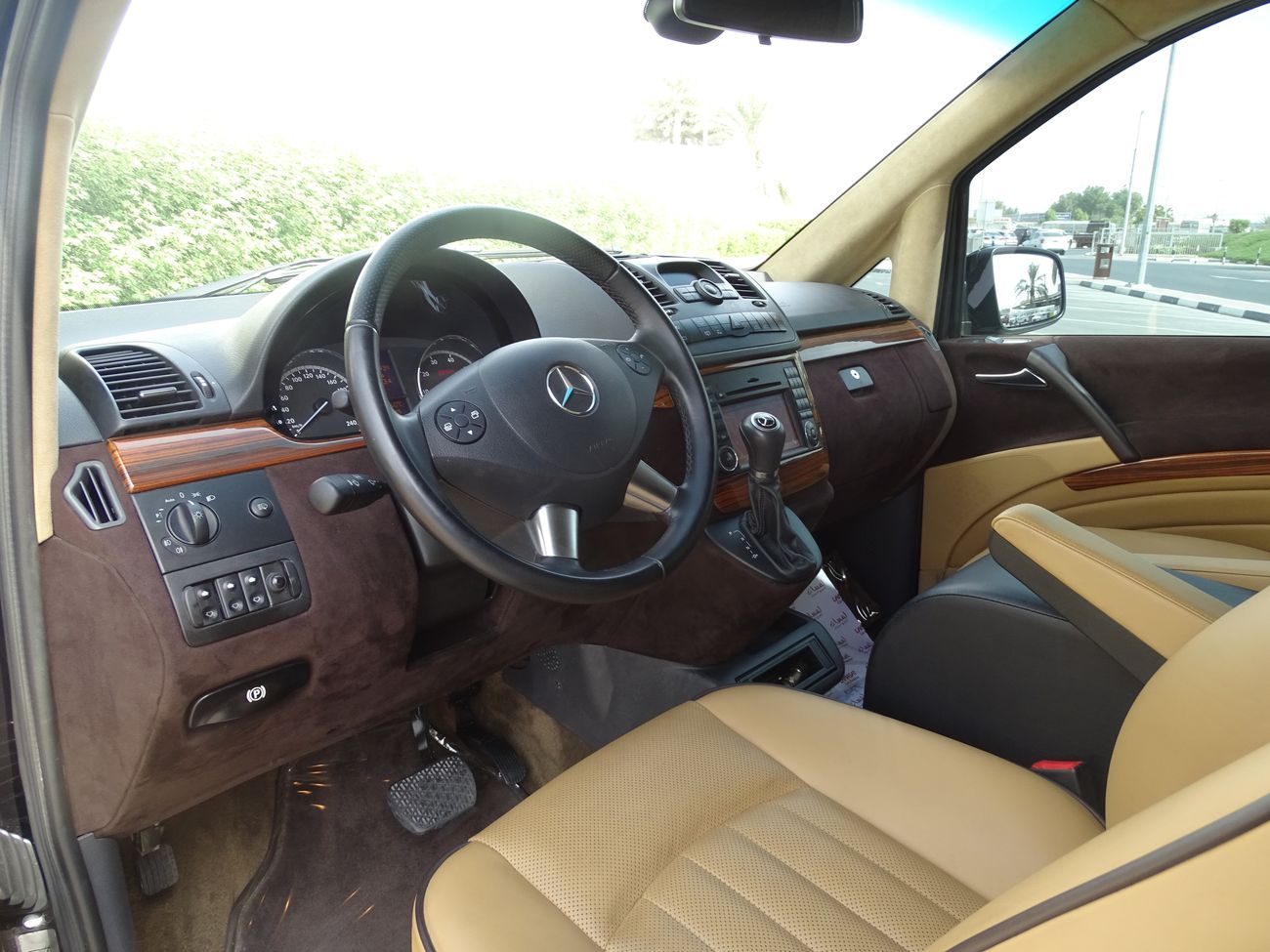 Used Mercedes Benz Viano VIP 2013 for sale in Dubai - 206577